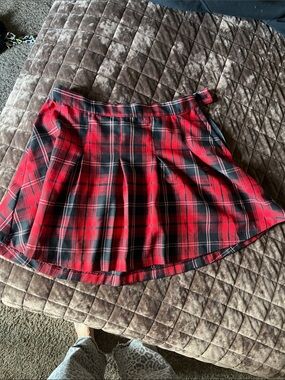 H&M Red and Black Plaid Pleated Skater Skirt